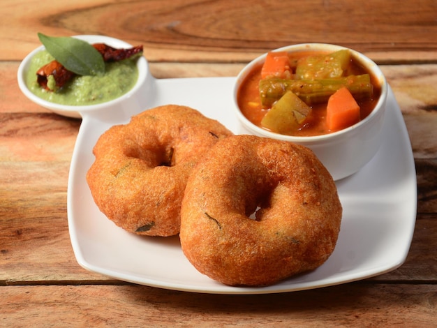 Medu Wada Sambar Half